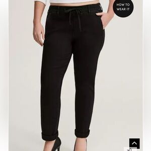 Torrid Black Washed Mid Rise Boyfriend Jeans Size 1R